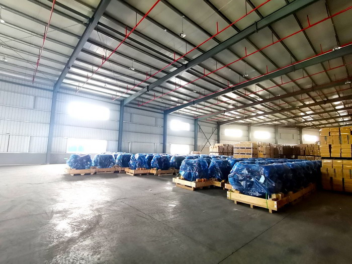 貨運(yùn)中轉(zhuǎn)倉庫